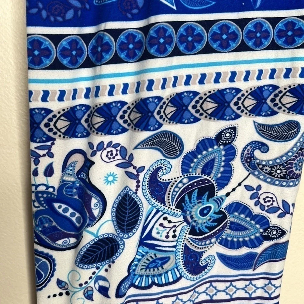 BLUE PAISLEY STRETCH LEGGINGS